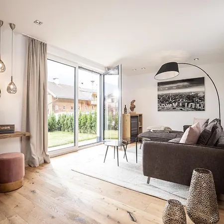 Heaven 7 With Private Whirlpool & Garden - An Alpenluxus Appartement, Zillertal *