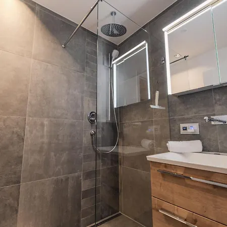 Heaven 7 With Private Whirlpool & Garden - An Alpenluxus Appartement, Zillertal *