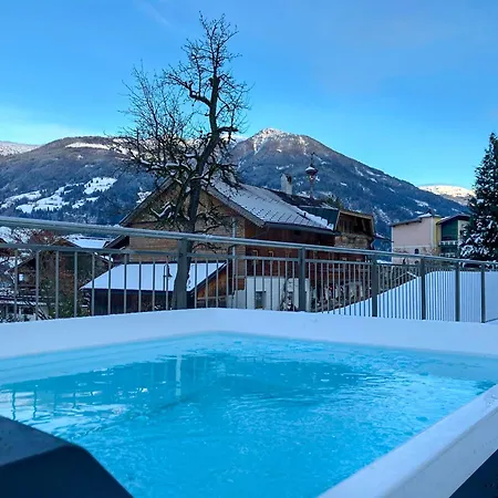 Heaven 7 With Private Whirlpool & Garden - An Alpenluxus Appartement, Zillertal